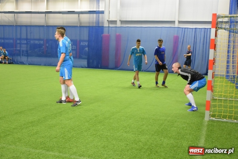 Zdjęcie w galerii na portalu naszraciborz.pl: LKS Tworków z Pucharem Wójta w Halowym Turnieju Piłki Nożnej  wiadomości z regionu