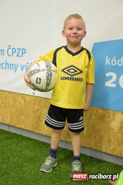 Zdjęcie w galerii na portalu naszraciborz.pl: LKS Tworków z Pucharem Wójta w Halowym Turnieju Piłki Nożnej  wiadomości z regionu