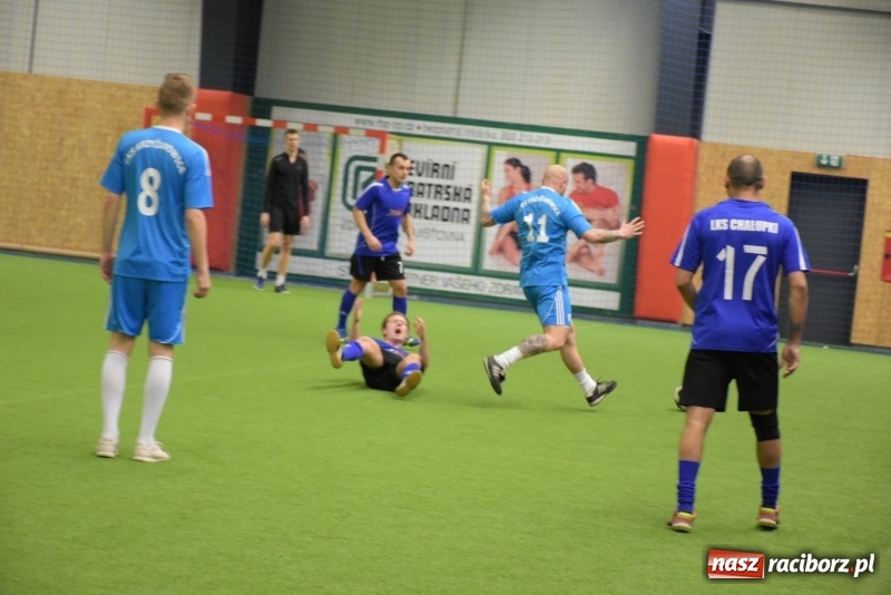 Zdjęcie w galerii na portalu naszraciborz.pl: LKS Tworków z Pucharem Wójta w Halowym Turnieju Piłki Nożnej  wiadomości z regionu