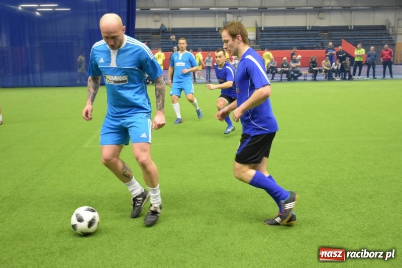 Zdjęcie w galerii na portalu naszraciborz.pl: LKS Tworków z Pucharem Wójta w Halowym Turnieju Piłki Nożnej  wiadomości z regionu