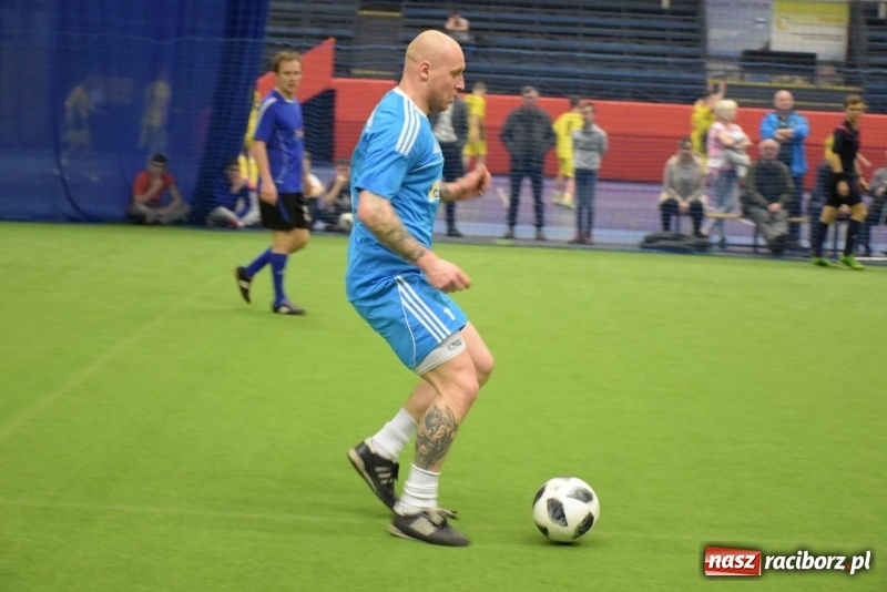 Zdjęcie w galerii na portalu naszraciborz.pl: LKS Tworków z Pucharem Wójta w Halowym Turnieju Piłki Nożnej  wiadomości z regionu