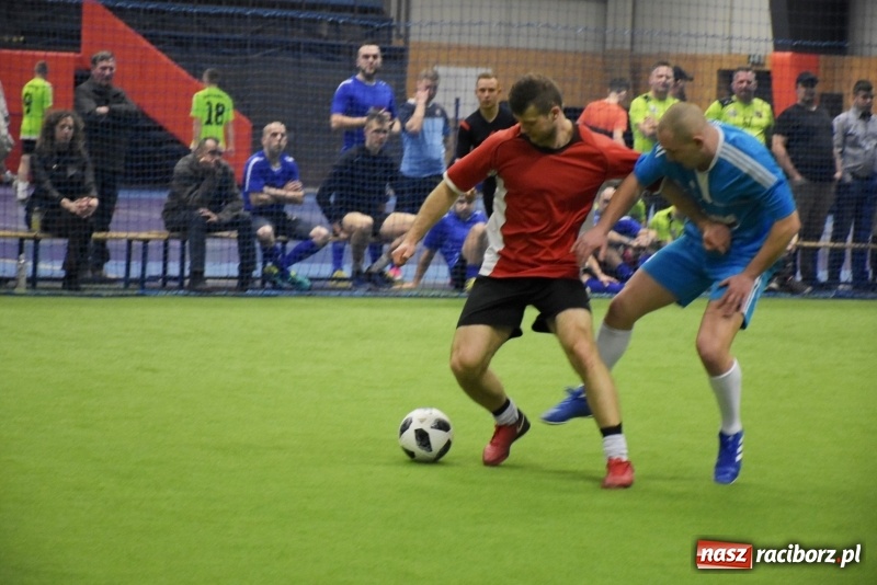 Zdjęcie w galerii na portalu naszraciborz.pl: LKS Tworków z Pucharem Wójta w Halowym Turnieju Piłki Nożnej  wiadomości z regionu