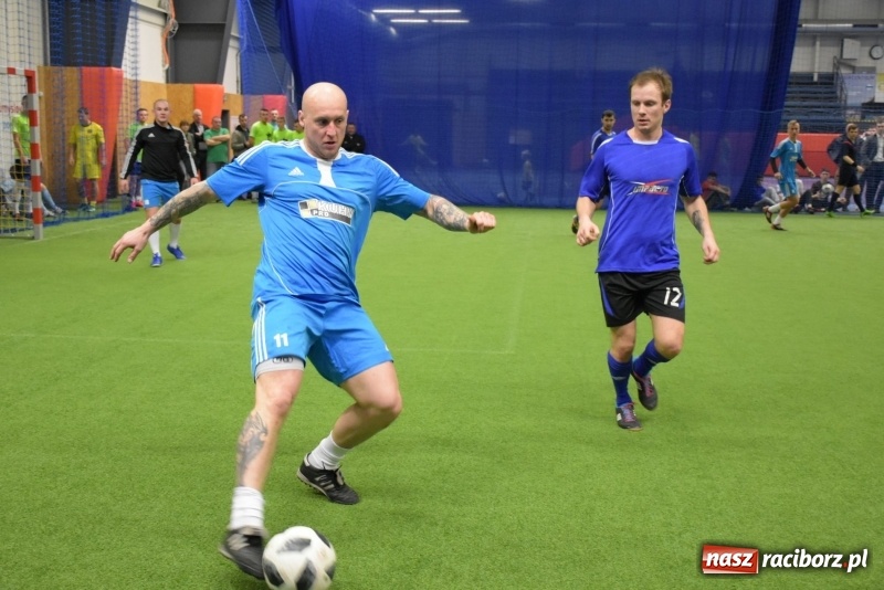 Zdjęcie w galerii na portalu naszraciborz.pl: LKS Tworków z Pucharem Wójta w Halowym Turnieju Piłki Nożnej  wiadomości z regionu