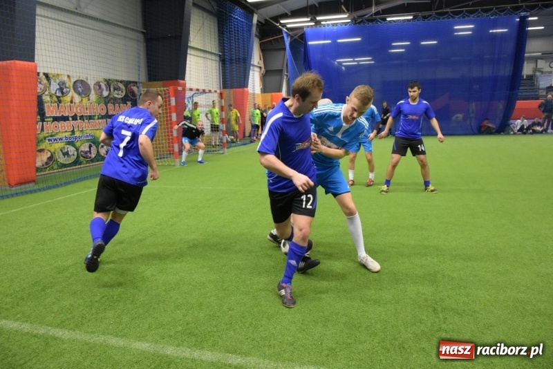 Zdjęcie w galerii na portalu naszraciborz.pl: LKS Tworków z Pucharem Wójta w Halowym Turnieju Piłki Nożnej  wiadomości z regionu