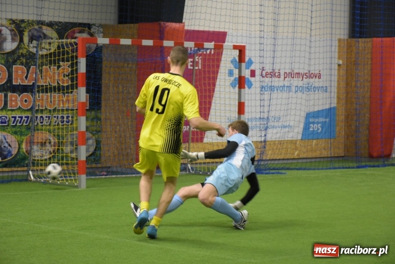 Zdjęcie w galerii na portalu naszraciborz.pl: LKS Tworków z Pucharem Wójta w Halowym Turnieju Piłki Nożnej  wiadomości z regionu