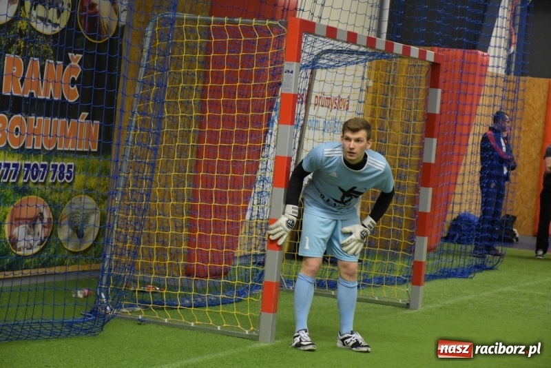 Zdjęcie w galerii na portalu naszraciborz.pl: LKS Tworków z Pucharem Wójta w Halowym Turnieju Piłki Nożnej  wiadomości z regionu