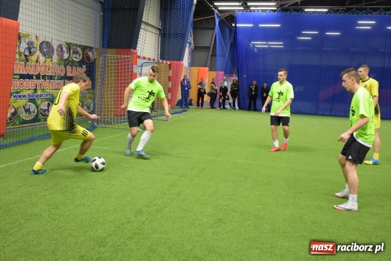 Zdjęcie w galerii na portalu naszraciborz.pl: LKS Tworków z Pucharem Wójta w Halowym Turnieju Piłki Nożnej  wiadomości z regionu