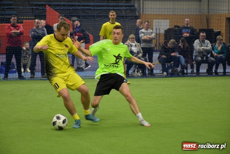 Zdjęcie w galerii na portalu naszraciborz.pl: LKS Tworków z Pucharem Wójta w Halowym Turnieju Piłki Nożnej  wiadomości z regionu