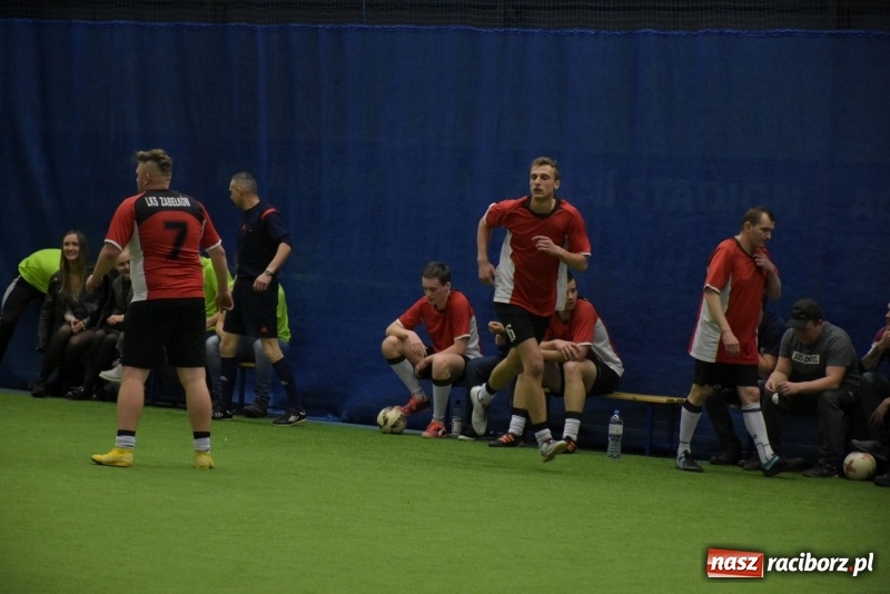 Zdjęcie w galerii na portalu naszraciborz.pl: LKS Tworków z Pucharem Wójta w Halowym Turnieju Piłki Nożnej  wiadomości z regionu