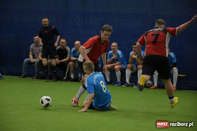 Zdjęcie w galerii na portalu naszraciborz.pl: LKS Tworków z Pucharem Wójta w Halowym Turnieju Piłki Nożnej  wiadomości z regionu