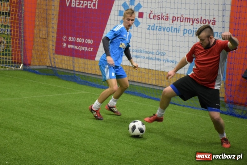 Zdjęcie w galerii na portalu naszraciborz.pl: LKS Tworków z Pucharem Wójta w Halowym Turnieju Piłki Nożnej  wiadomości z regionu