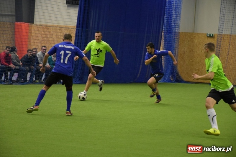 Zdjęcie w galerii na portalu naszraciborz.pl: LKS Tworków z Pucharem Wójta w Halowym Turnieju Piłki Nożnej  wiadomości z regionu
