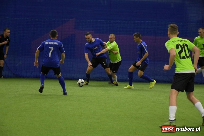 Zdjęcie w galerii na portalu naszraciborz.pl: LKS Tworków z Pucharem Wójta w Halowym Turnieju Piłki Nożnej  wiadomości z regionu