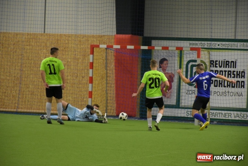 Zdjęcie w galerii na portalu naszraciborz.pl: LKS Tworków z Pucharem Wójta w Halowym Turnieju Piłki Nożnej  wiadomości z regionu