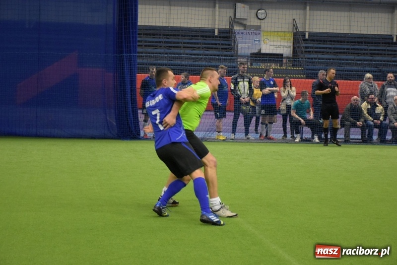 Zdjęcie w galerii na portalu naszraciborz.pl: LKS Tworków z Pucharem Wójta w Halowym Turnieju Piłki Nożnej  wiadomości z regionu