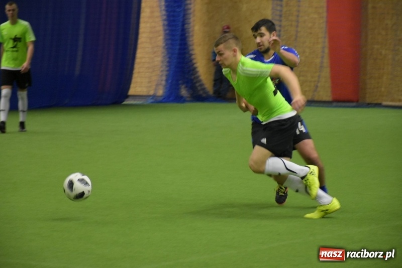 Zdjęcie w galerii na portalu naszraciborz.pl: LKS Tworków z Pucharem Wójta w Halowym Turnieju Piłki Nożnej  wiadomości z regionu