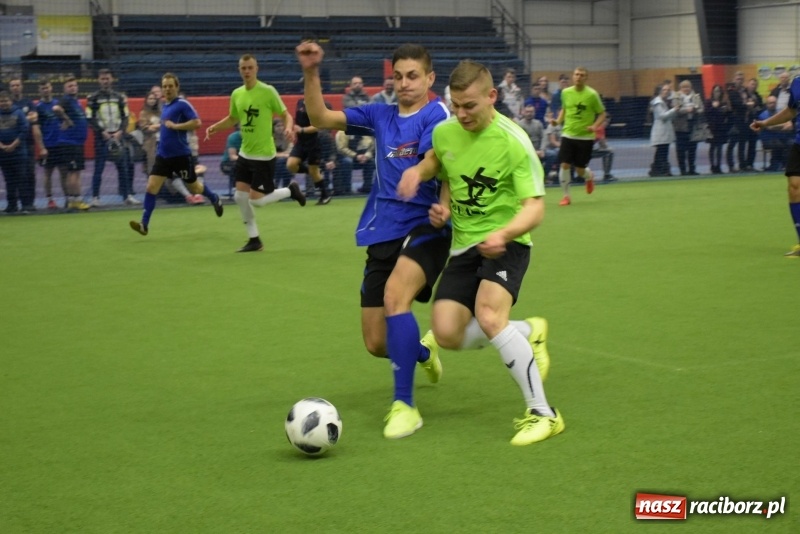 Zdjęcie w galerii na portalu naszraciborz.pl: LKS Tworków z Pucharem Wójta w Halowym Turnieju Piłki Nożnej  wiadomości z regionu
