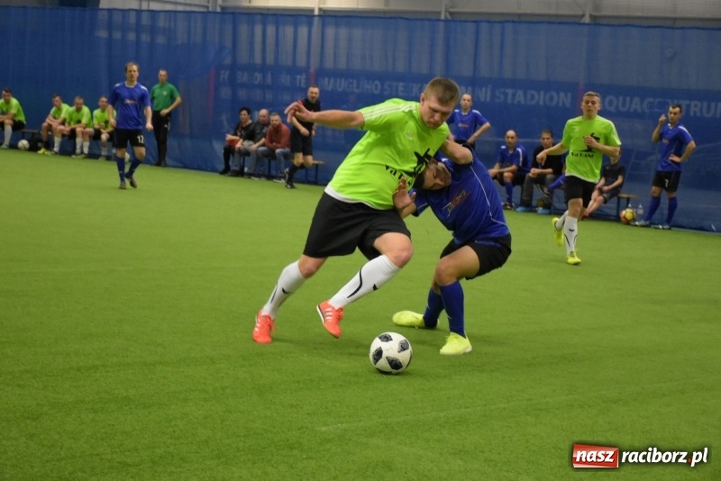 Zdjęcie w galerii na portalu naszraciborz.pl: LKS Tworków z Pucharem Wójta w Halowym Turnieju Piłki Nożnej  wiadomości z regionu