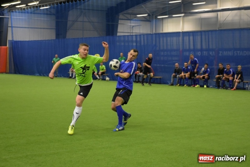 Zdjęcie w galerii na portalu naszraciborz.pl: LKS Tworków z Pucharem Wójta w Halowym Turnieju Piłki Nożnej  wiadomości z regionu