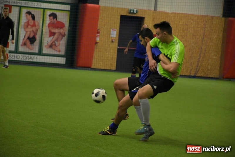 Zdjęcie w galerii na portalu naszraciborz.pl: LKS Tworków z Pucharem Wójta w Halowym Turnieju Piłki Nożnej  wiadomości z regionu