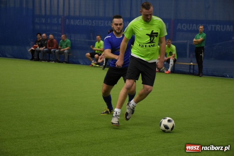 Zdjęcie w galerii na portalu naszraciborz.pl: LKS Tworków z Pucharem Wójta w Halowym Turnieju Piłki Nożnej  wiadomości z regionu