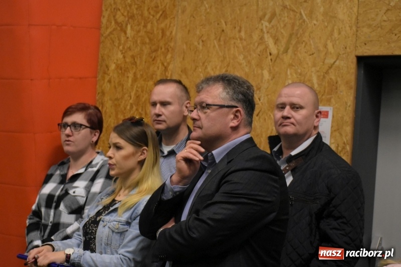 Zdjęcie w galerii na portalu naszraciborz.pl: LKS Tworków z Pucharem Wójta w Halowym Turnieju Piłki Nożnej  wiadomości z regionu