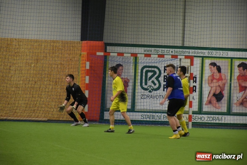 Zdjęcie w galerii na portalu naszraciborz.pl: LKS Tworków z Pucharem Wójta w Halowym Turnieju Piłki Nożnej  wiadomości z regionu