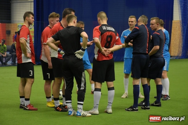 Zdjęcie w galerii na portalu naszraciborz.pl: LKS Tworków z Pucharem Wójta w Halowym Turnieju Piłki Nożnej  wiadomości z regionu