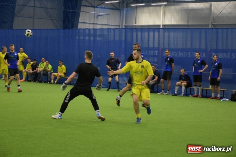Zdjęcie w galerii na portalu naszraciborz.pl: LKS Tworków z Pucharem Wójta w Halowym Turnieju Piłki Nożnej  wiadomości z regionu