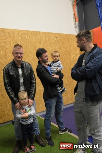 Zdjęcie w galerii na portalu naszraciborz.pl: LKS Tworków z Pucharem Wójta w Halowym Turnieju Piłki Nożnej  wiadomości z regionu