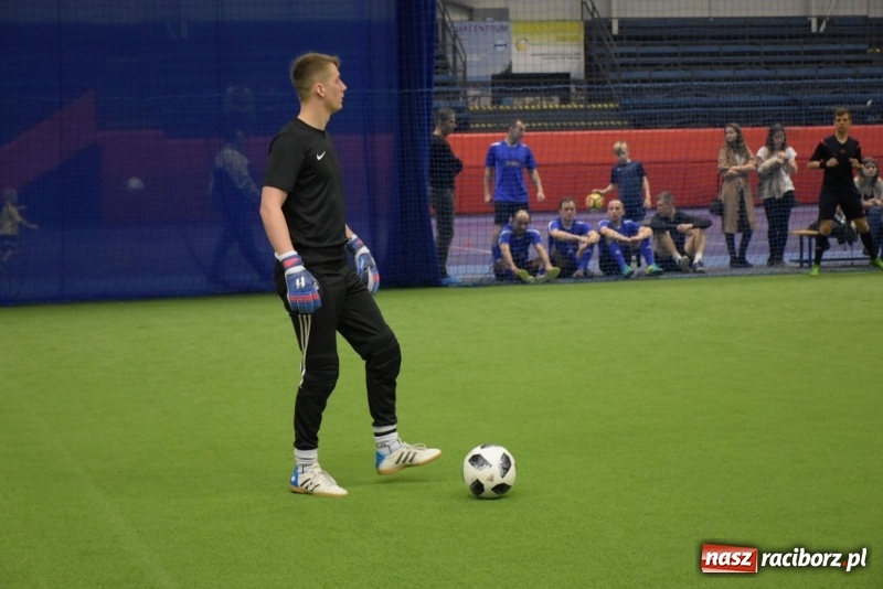 Zdjęcie w galerii na portalu naszraciborz.pl: LKS Tworków z Pucharem Wójta w Halowym Turnieju Piłki Nożnej  wiadomości z regionu