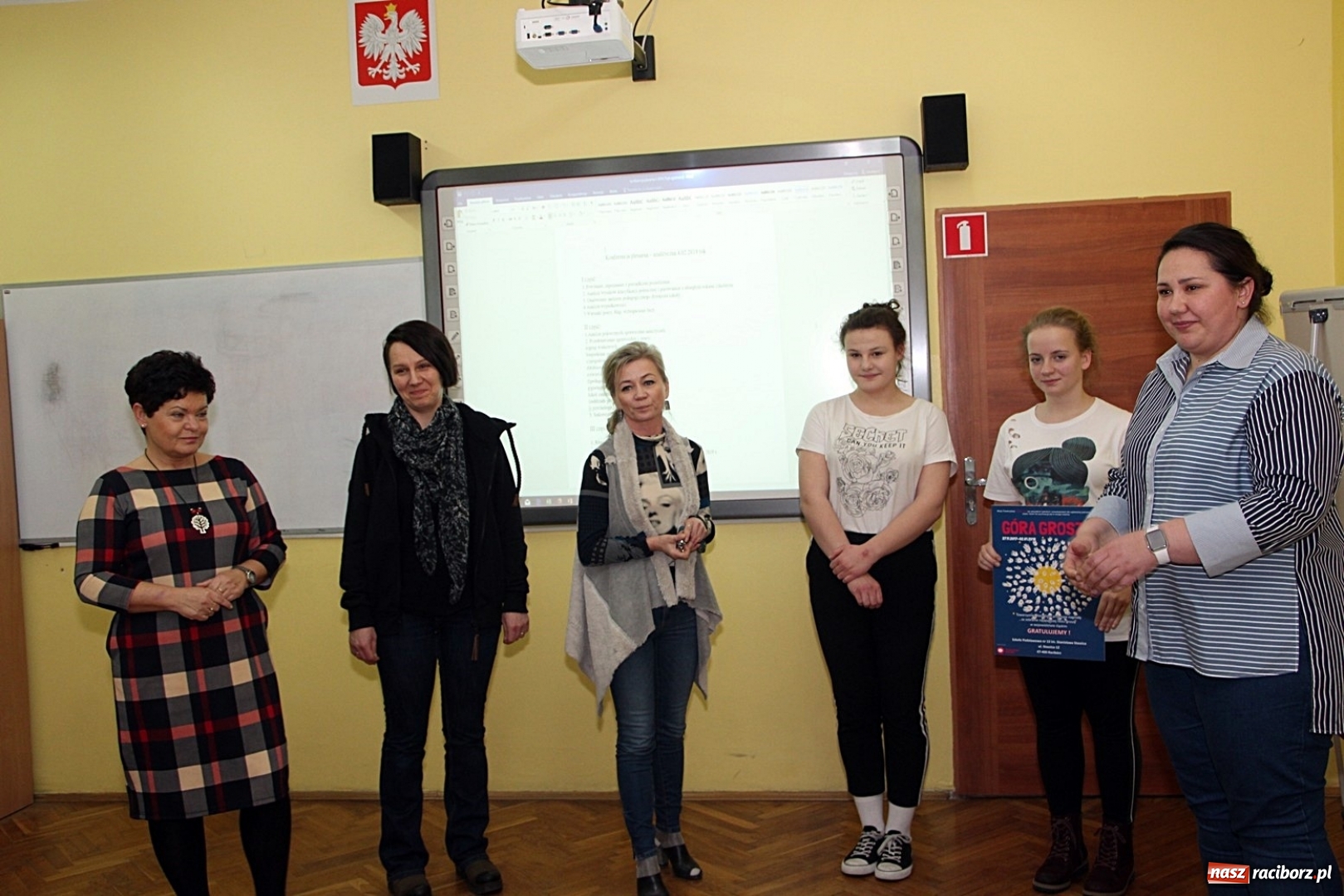 Zdjęcie w galerii na portalu naszraciborz.pl: Grosz do grosza... Uczniowie SP 13 najlepsi w akcji Góra Grosza wiadomości z regionu