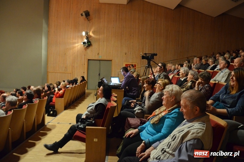Zdjęcie w galerii na portalu naszraciborz.pl: Z miłością i uśmiechem... Program walentynkowy w Kuźni Raciborskiej wiadomości z regionu