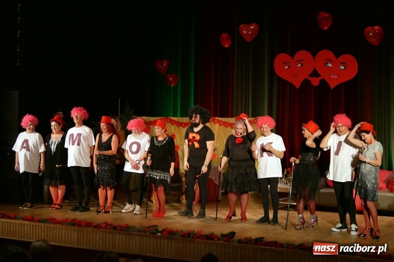 Zdjęcie w galerii na portalu naszraciborz.pl: Z miłością i uśmiechem... Program walentynkowy w Kuźni Raciborskiej wiadomości z regionu