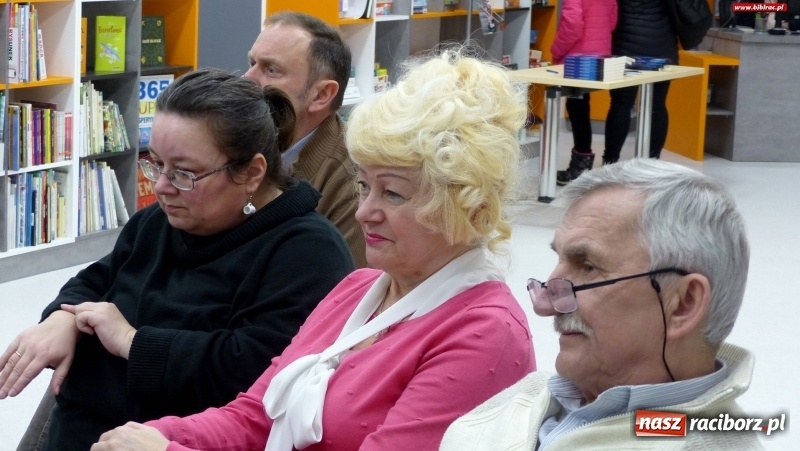 Zdjęcie w galerii na portalu naszraciborz.pl: Motylogion, czyli Natalia Pitry w raciborskiej bibliotece wiadomości z regionu