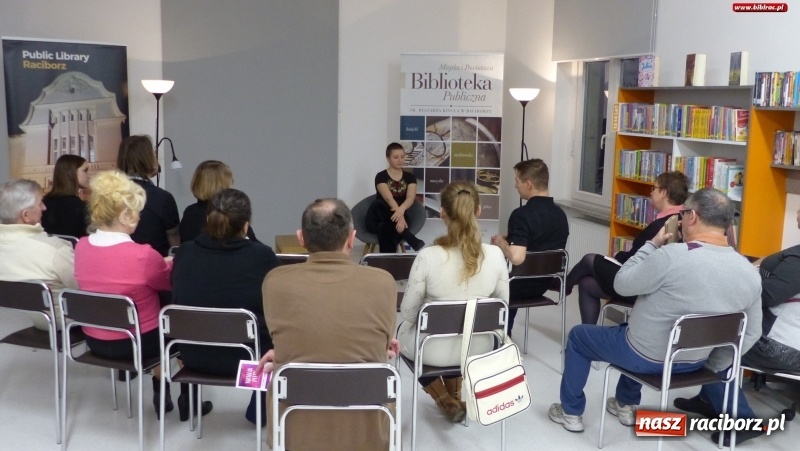 Zdjęcie w galerii na portalu naszraciborz.pl: Motylogion, czyli Natalia Pitry w raciborskiej bibliotece wiadomości z regionu