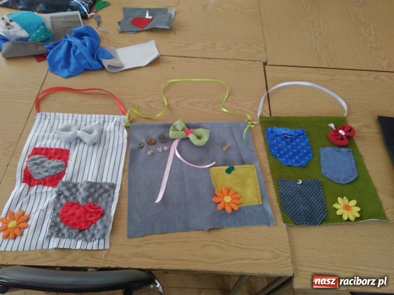 Zdjęcie w galerii na portalu naszraciborz.pl: Z igły nie tylko widły. Warsztaty szycia w Domu Kultury w Bojanowie wiadomości z regionu