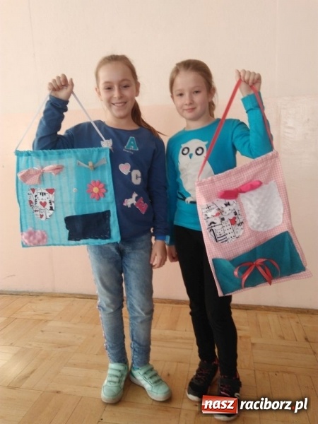 Zdjęcie w galerii na portalu naszraciborz.pl: Z igły nie tylko widły. Warsztaty szycia w Domu Kultury w Bojanowie wiadomości z regionu