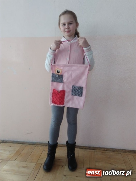 Zdjęcie w galerii na portalu naszraciborz.pl: Z igły nie tylko widły. Warsztaty szycia w Domu Kultury w Bojanowie wiadomości z regionu