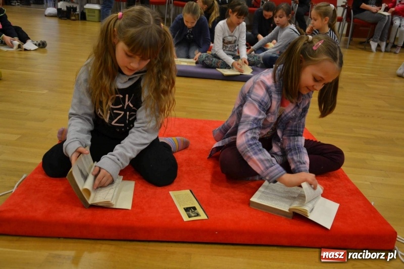 Zdjęcie w galerii na portalu naszraciborz.pl: Ferie zimowe na Zamku Piastowskim. Dziś obchodzono Dzień Kota wiadomości z regionu