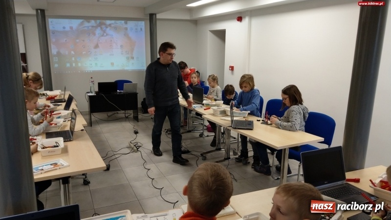 Zdjęcie w galerii na portalu naszraciborz.pl: Zimowa Akademia Młodego Konstruktora, Programisty i Technologa  wiadomości z regionu