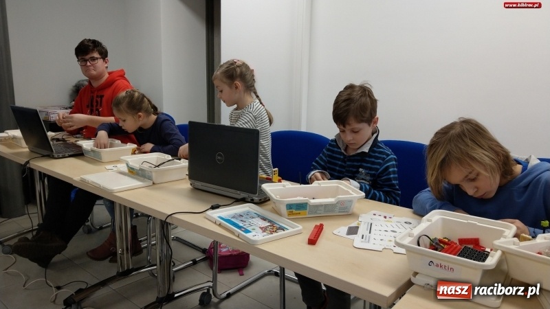 Zdjęcie w galerii na portalu naszraciborz.pl: Zimowa Akademia Młodego Konstruktora, Programisty i Technologa  wiadomości z regionu