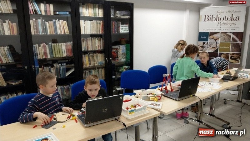 Zdjęcie w galerii na portalu naszraciborz.pl: Zimowa Akademia Młodego Konstruktora, Programisty i Technologa  wiadomości z regionu