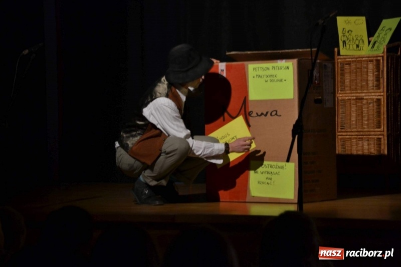 Zdjęcie w galerii na portalu naszraciborz.pl: Jak znalazłem Findusa - premiera spektaklu na Zamku Piastowskim  wiadomości z regionu