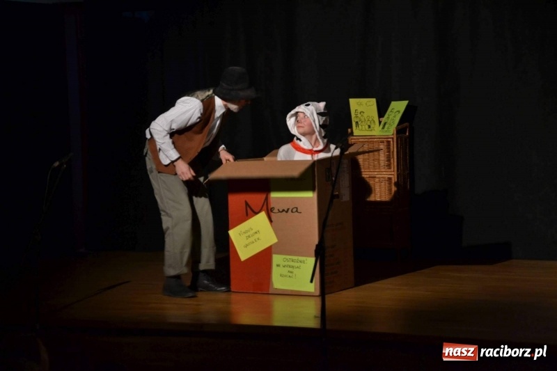 Zdjęcie w galerii na portalu naszraciborz.pl: Jak znalazłem Findusa - premiera spektaklu na Zamku Piastowskim  wiadomości z regionu