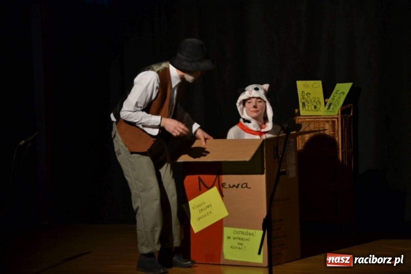 Zdjęcie w galerii na portalu naszraciborz.pl: Jak znalazłem Findusa - premiera spektaklu na Zamku Piastowskim  wiadomości z regionu