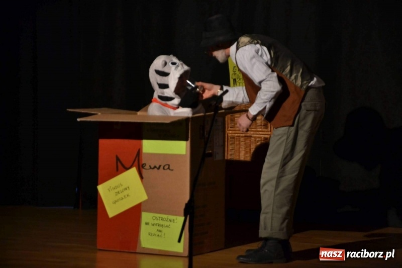 Zdjęcie w galerii na portalu naszraciborz.pl: Jak znalazłem Findusa - premiera spektaklu na Zamku Piastowskim  wiadomości z regionu