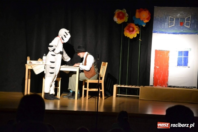 Zdjęcie w galerii na portalu naszraciborz.pl: Jak znalazłem Findusa - premiera spektaklu na Zamku Piastowskim  wiadomości z regionu