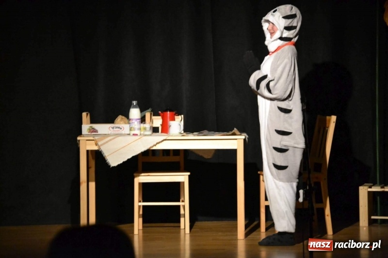 Zdjęcie w galerii na portalu naszraciborz.pl: Jak znalazłem Findusa - premiera spektaklu na Zamku Piastowskim  wiadomości z regionu