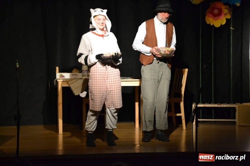 Zdjęcie w galerii na portalu naszraciborz.pl: Jak znalazłem Findusa - premiera spektaklu na Zamku Piastowskim  wiadomości z regionu